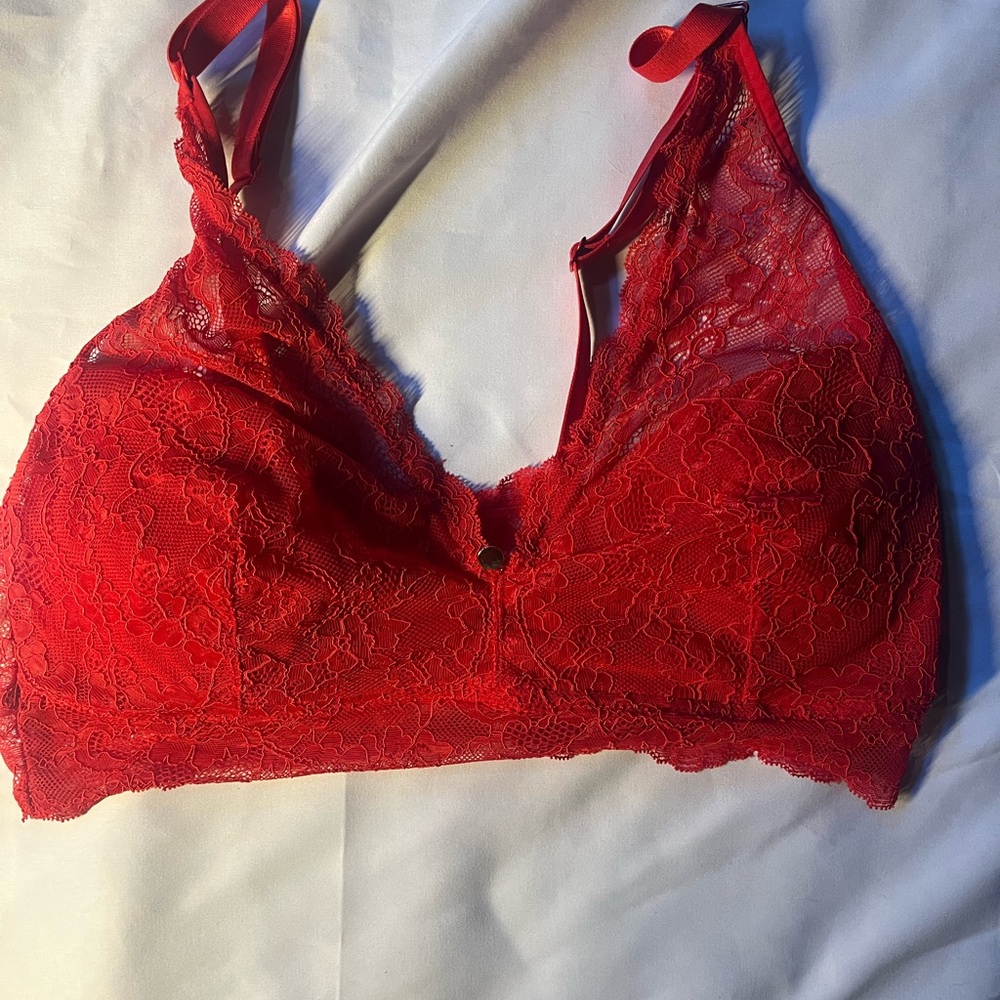 SOLD NEW PEARL by VENUS Red Lace Wireless Bralette with Longline Silhouette - Picture 6 of 7
